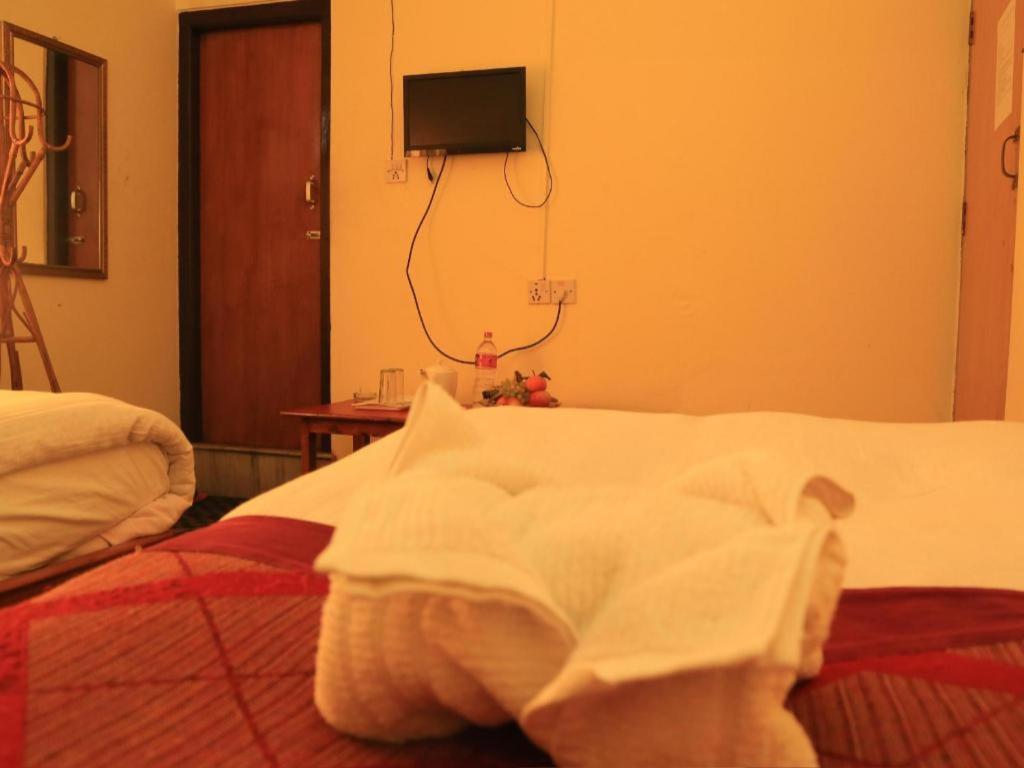 Hotel Royal Image Pokhara Exteriör bild
