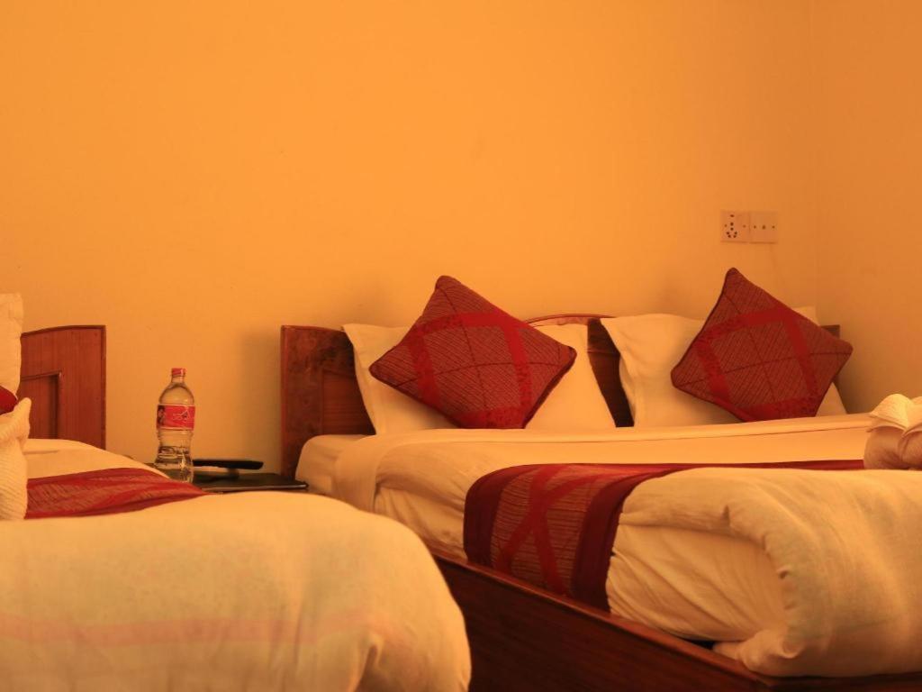 Hotel Royal Image Pokhara Exteriör bild