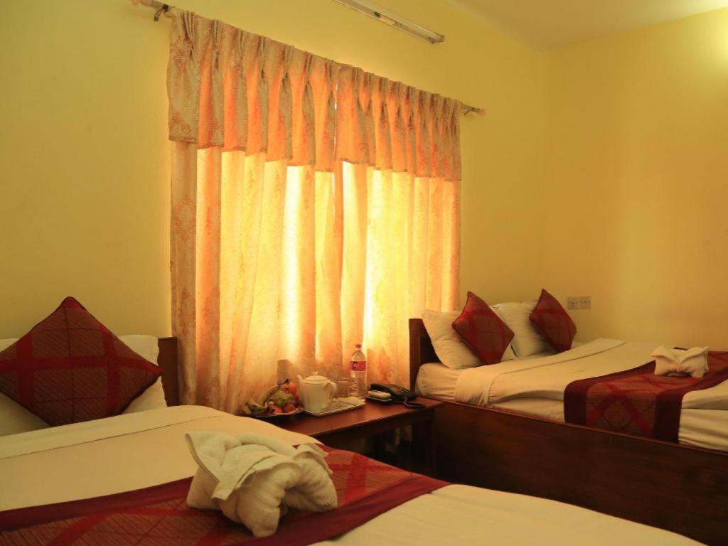 Hotel Royal Image Pokhara Exteriör bild