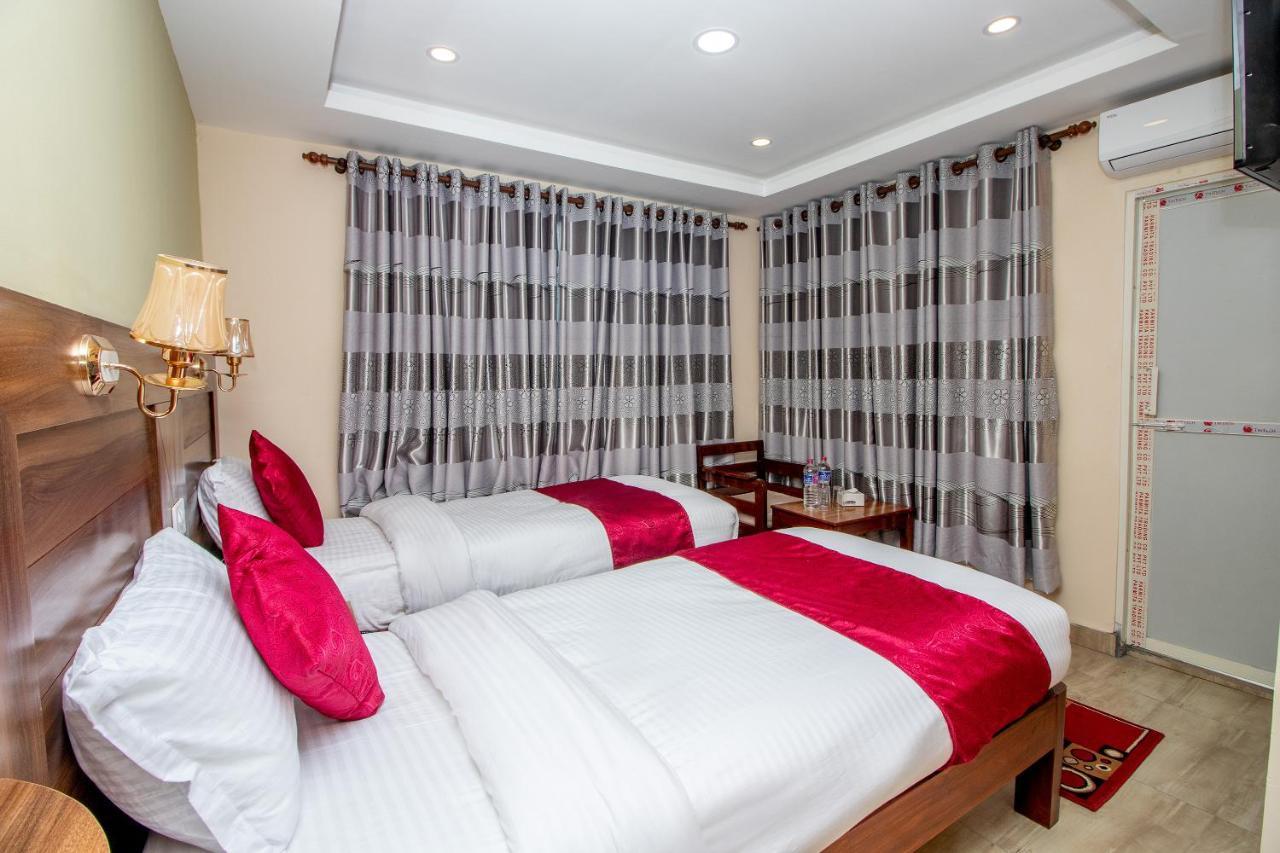 Hotel Royal Image Pokhara Exteriör bild