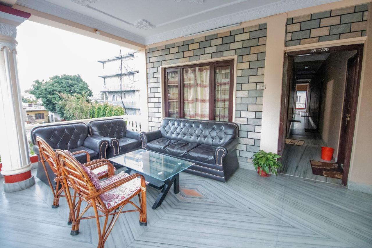 Hotel Royal Image Pokhara Exteriör bild