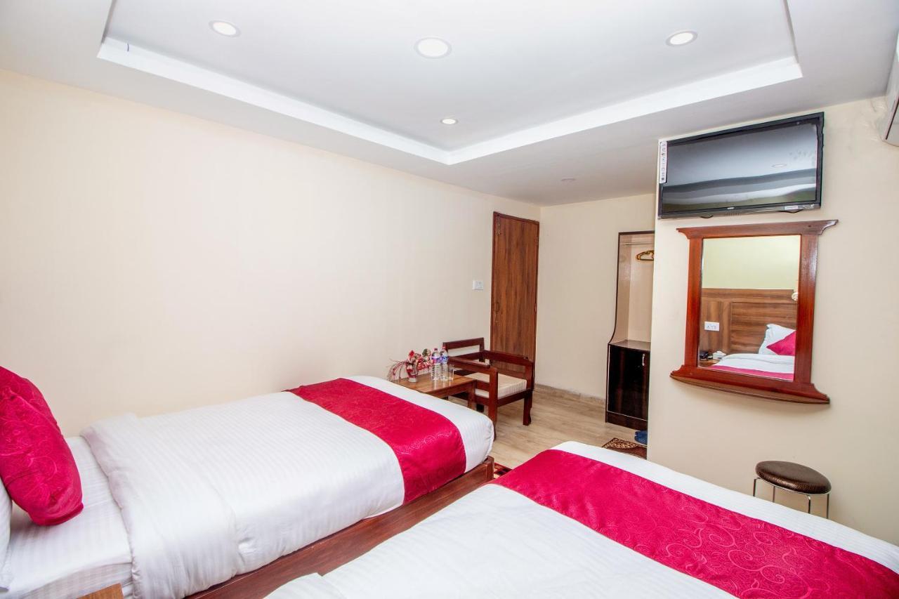 Hotel Royal Image Pokhara Exteriör bild