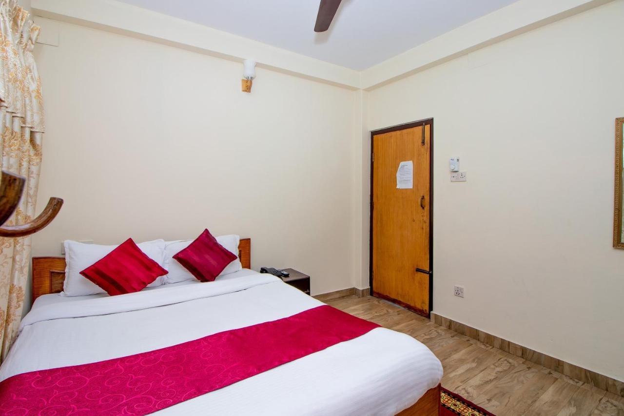 Hotel Royal Image Pokhara Exteriör bild