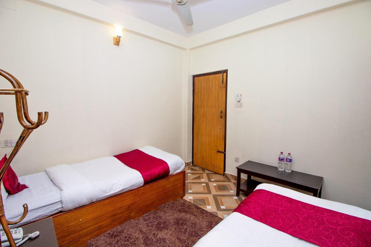 Hotel Royal Image Pokhara Exteriör bild